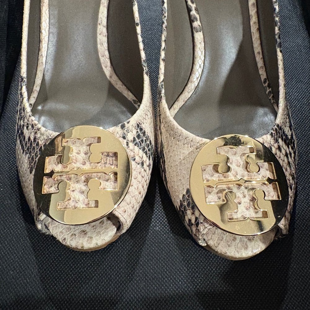 Tory Burch size 10.5 wedges